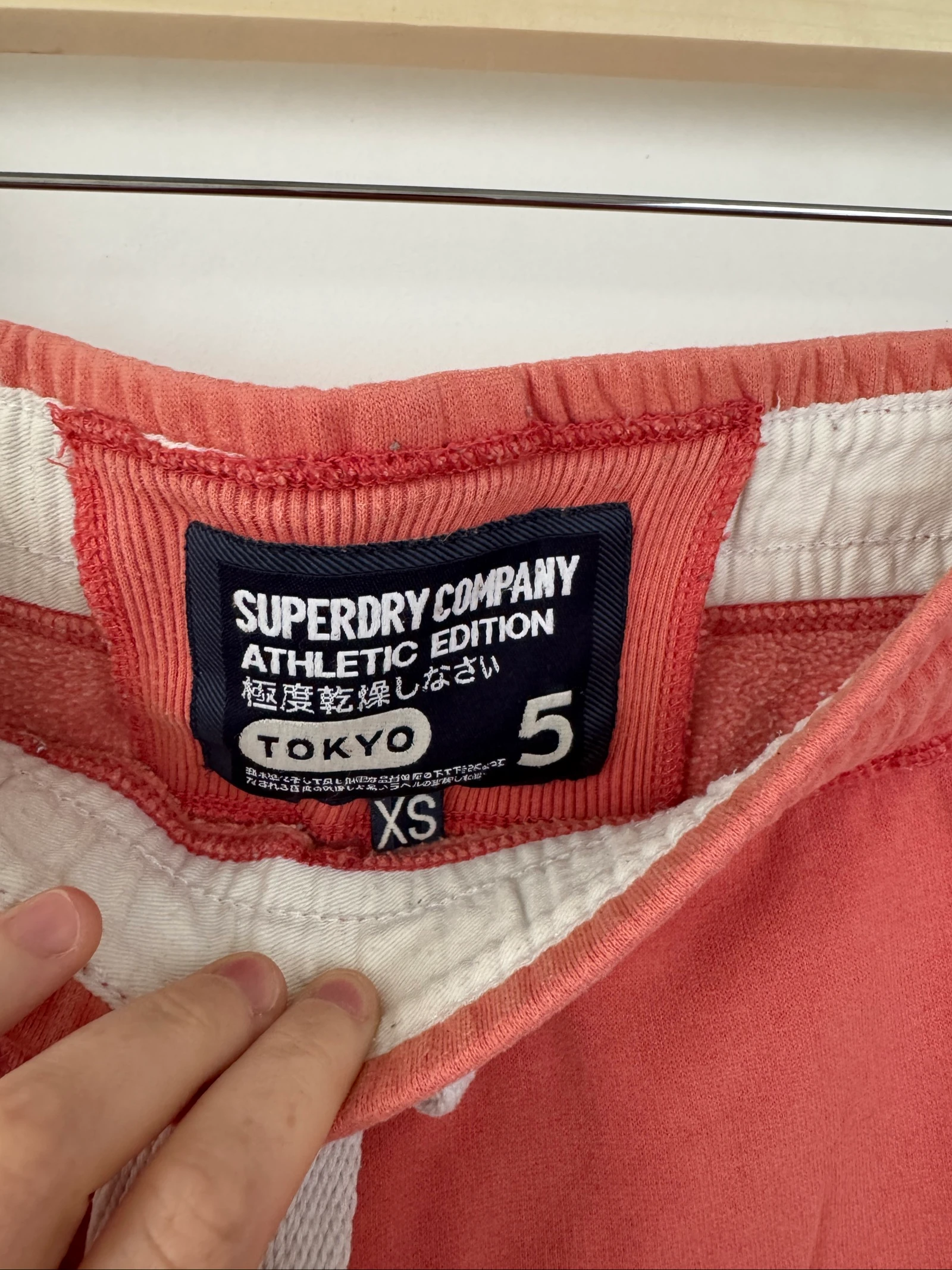 Shorts curtos Superdry rosa coral – Tamanho PP – photo 3